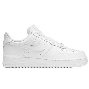 White Nike Air Force One’s size 8